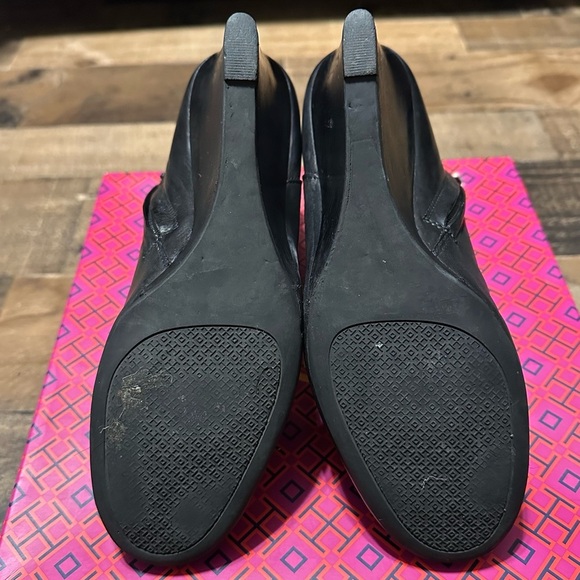 Tory Burch 'Lowell' Wedge Bootie - Picture 5 of 10